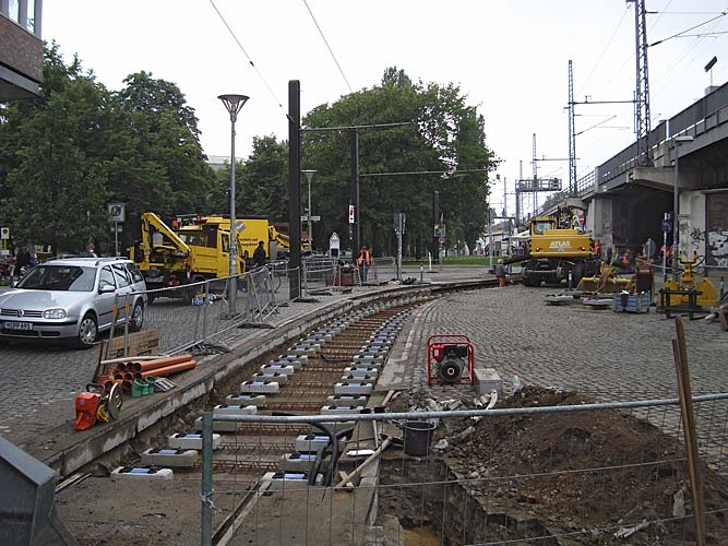 gleisbauarbeitenamhackeschenmarkt Kopie